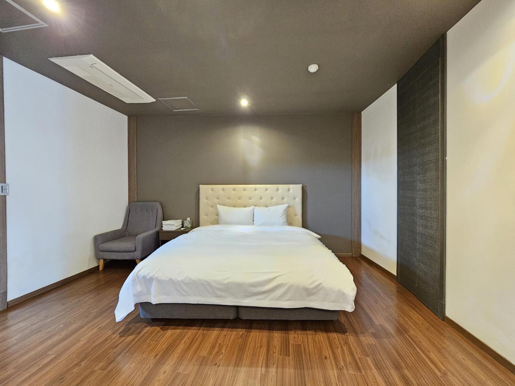 Jeju Hotel Scarboro Seogwipo Exteriör bild